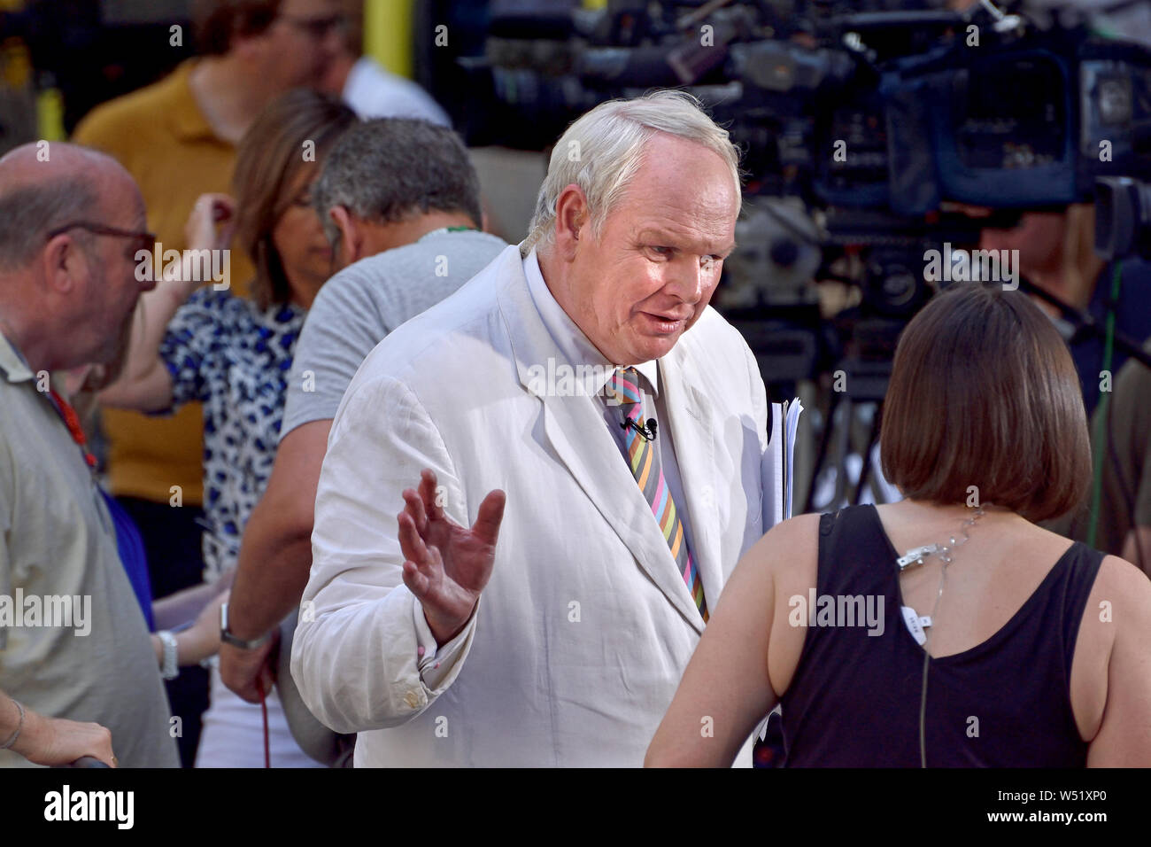 Adam Boulton - Sky News TV presenter - à Downing Street le jour Boris Johnson devient premier ministre, le 24 juillet 2019 Banque D'Images