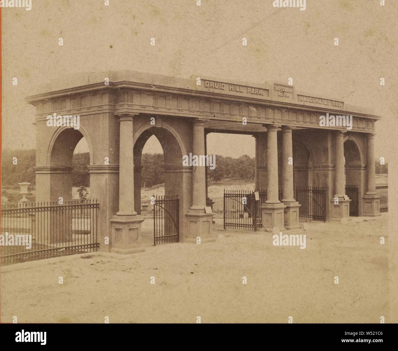 Porte d'entrée de Druid Hill Park. Baltimore, Md., Edward et Henry T. Anthony & Cie (American, 1862 - 1902), à propos de 1869-1871, à l'albumine argentique Banque D'Images