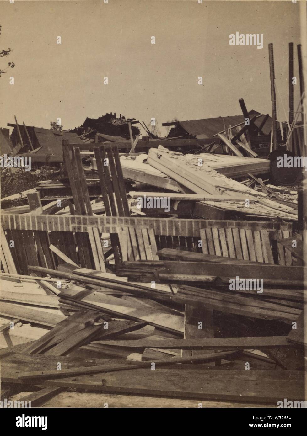 Le cyclone à Rochester, au Minnesota, le 21 août, 1883., J.C. Cook (États-Unis, actif 1880), le 21 août 1883, à l'albumine argentique Banque D'Images