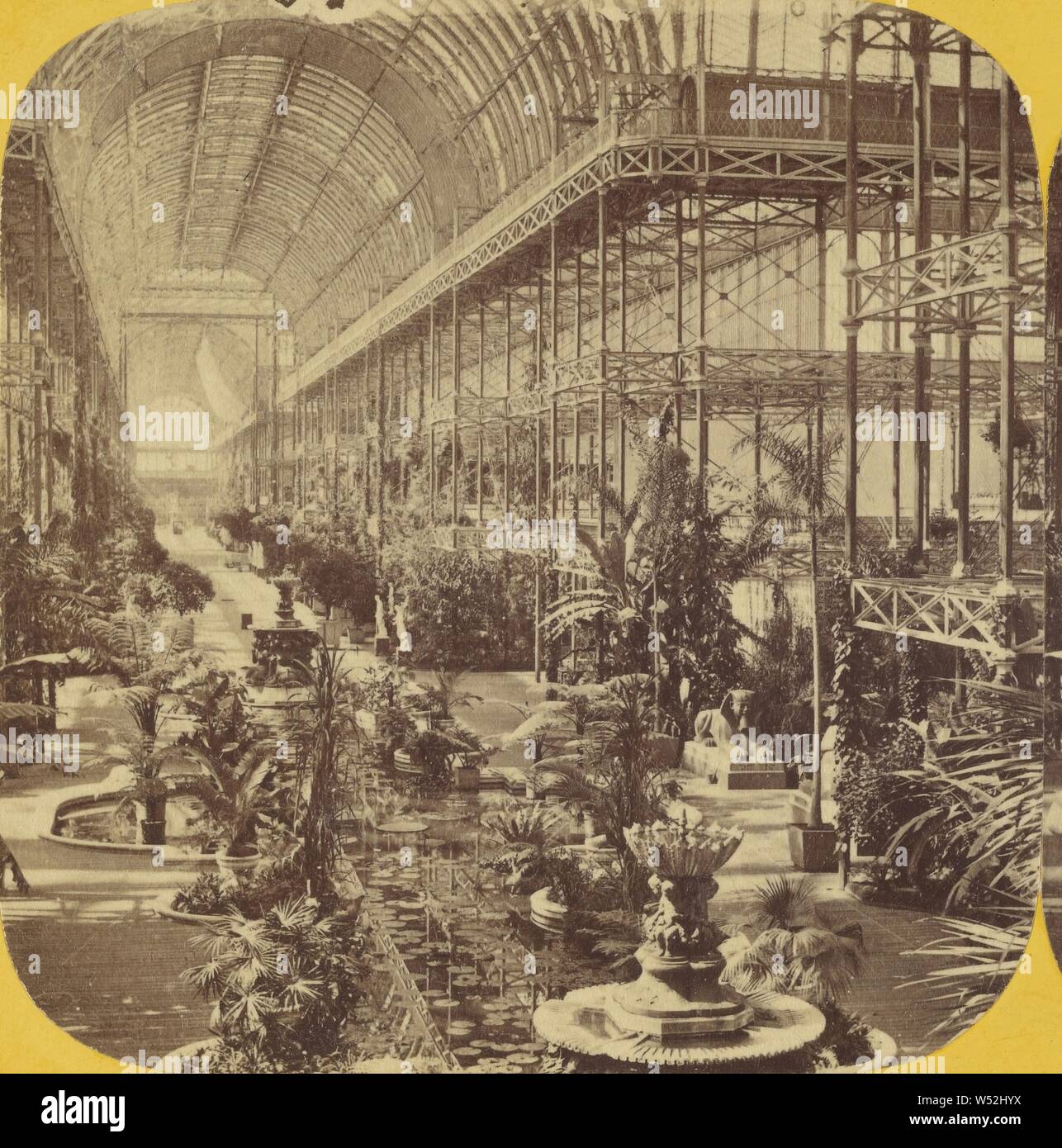 Crystal Palace. Vue générale de la Nef, vue vers le Sud, pris à partir de la Gallery. Longueur totale, 1608 pieds, hauteur 104, pas de bouilloire, en 1851, à l'albumine argentique Banque D'Images