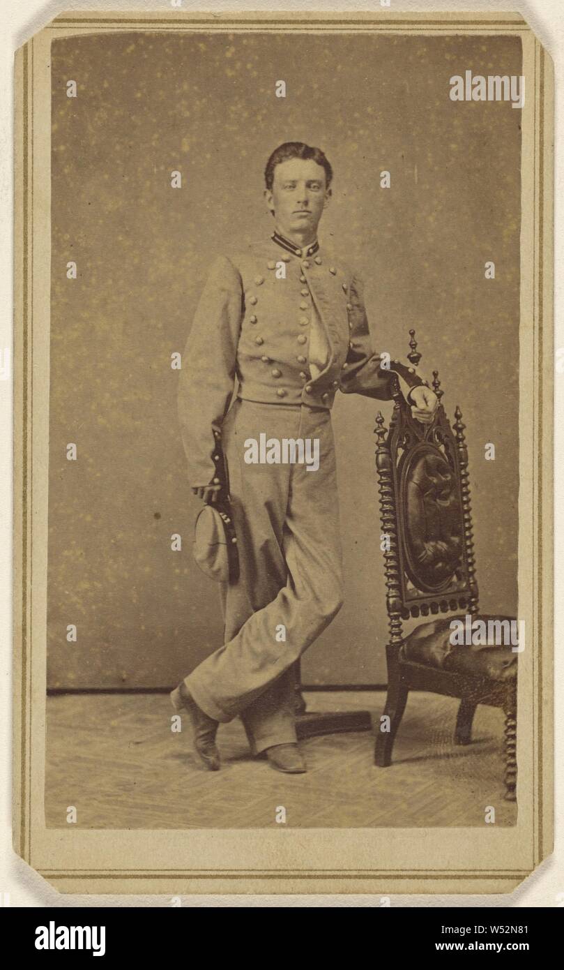 Portrait d'un soldat confédéré, président orné au cap holding, Young's Gallery, vers 1863, à l'albumine argentique Banque D'Images