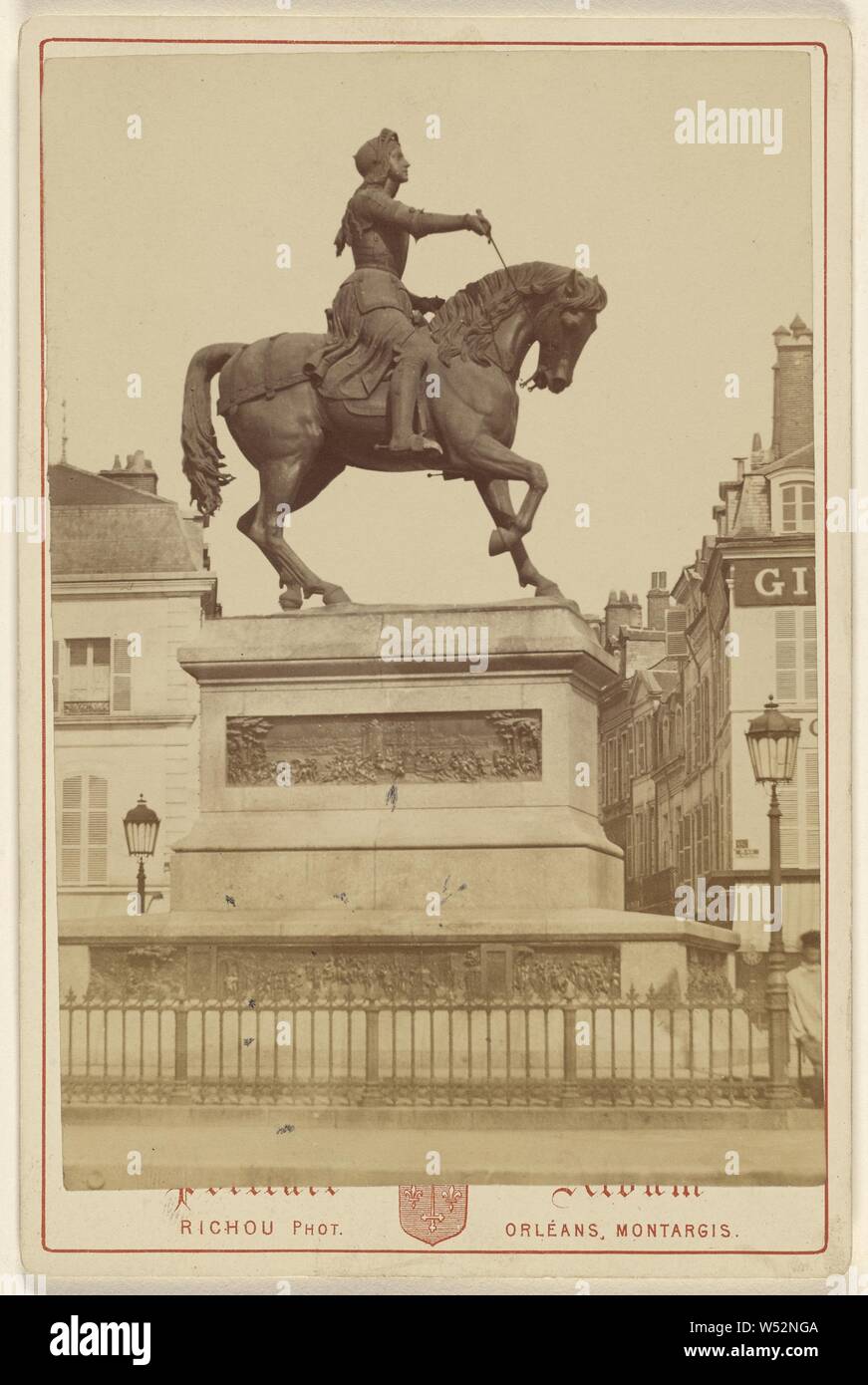 Statue de la (---illeg.) d'Orléans sur la place publique à Orléans. Richou, (Français, Orléans, France active 1850s - 1860s), le 18 septembre 1874, à l'albumine argentique Banque D'Images