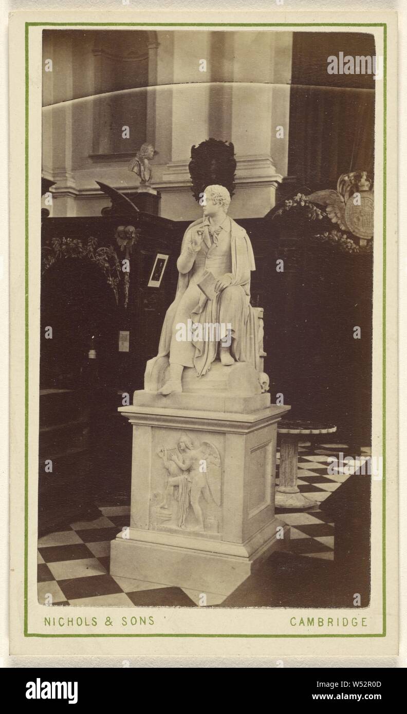 Statue de Lord Byron à Trinity College, Cambridge., William Nichols & Company, 1865-1870, à l'albumine argentique Banque D'Images