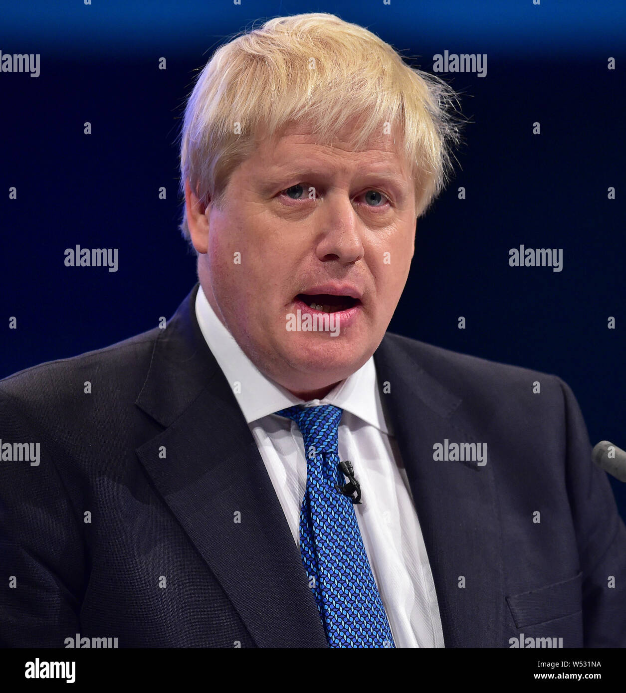 Secrétaire des affaires étrangères Boris Johnson livre son discours sur la troisième journée de la conférence annuelle du parti conservateur le 3 octobre 2017 à Manchester, en Angleterre. Le ministre des Affaires étrangères a prononcé son discours au milieu de la spéculation continue de l'agitation du cabinet et les dirigeants de la fragilité de Theresa May. Banque D'Images Secrétaire des affaires étrangères Boris Johnson livre son discours sur la troisième journée de la conférence annuelle du parti conservateur le 3 octobre 2017 à Manchester, en Angleterre. Le ministre des Affaires étrangères a prononcé son discours au milieu de la spéculation continue de l'agitation du cabinet et les dirigeants de la fragilité de Theresa May. Banque D'Images