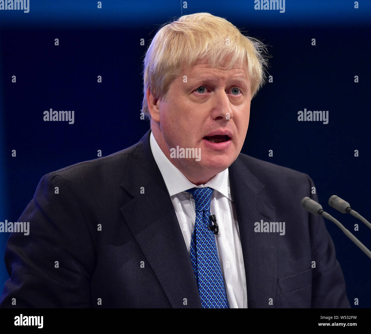 Secrétaire des affaires étrangères Boris Johnson livre son discours sur la troisième journée de la conférence annuelle du parti conservateur le 3 octobre 2017 à Manchester, en Angleterre. Le ministre des Affaires étrangères a prononcé son discours au milieu de la spéculation continue de l'agitation du cabinet et les dirigeants de la fragilité de Theresa May. Banque D'Images Secrétaire des affaires étrangères Boris Johnson livre son discours sur la troisième journée de la conférence annuelle du parti conservateur le 3 octobre 2017 à Manchester, en Angleterre. Le ministre des Affaires étrangères a prononcé son discours au milieu de la spéculation continue de l'agitation du cabinet et les dirigeants de la fragilité de Theresa May. Banque D'Images