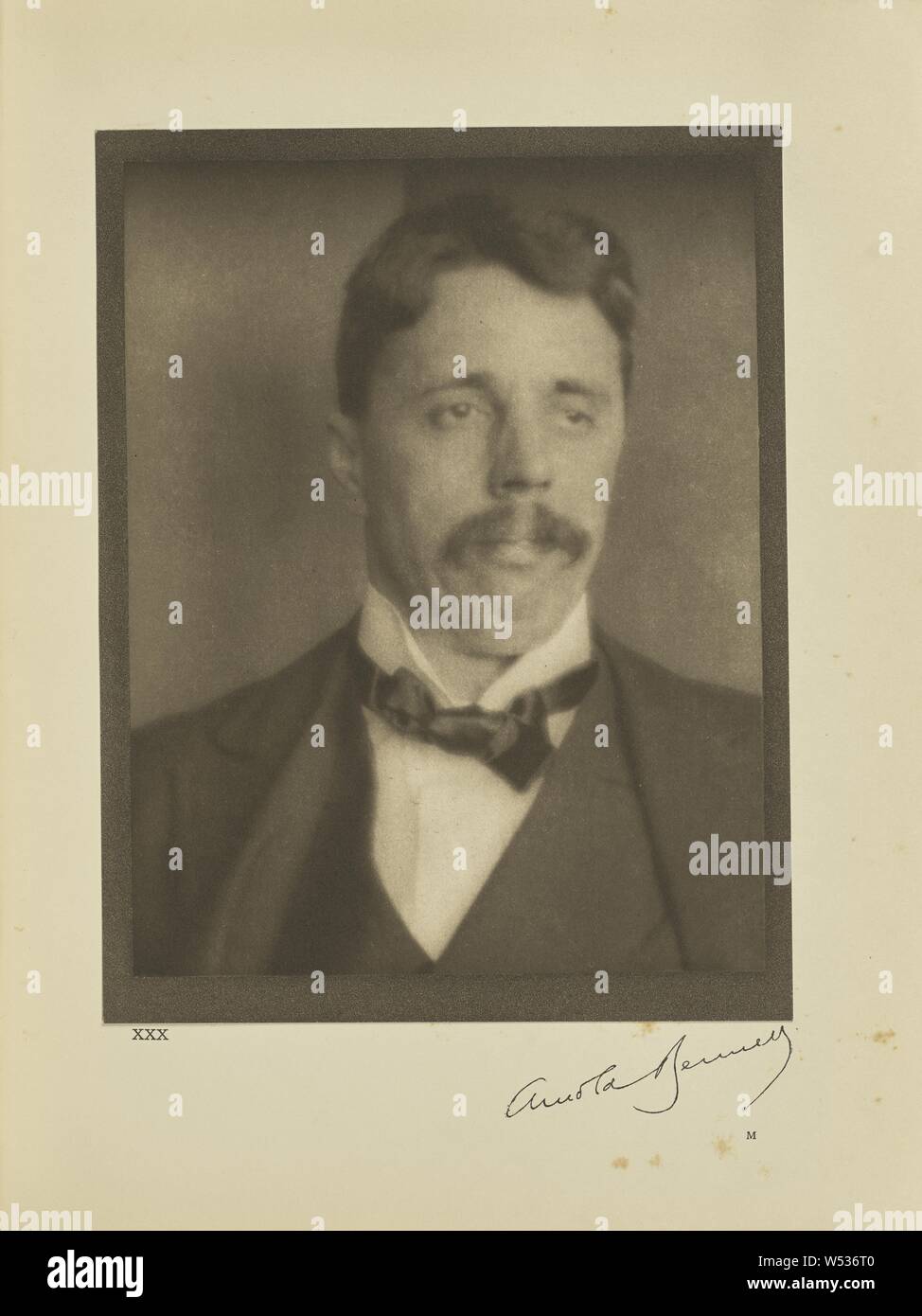 Arnold Bennett, Alvin Langdon Coburn (britannique, né en Amérique, 1882 - 1966), Londres, Angleterre, le 1 février 1913, négatif, imprimer 1913, photogravure, 20 × 15,6 cm (7 7/8 x 6 1/8 in Banque D'Images