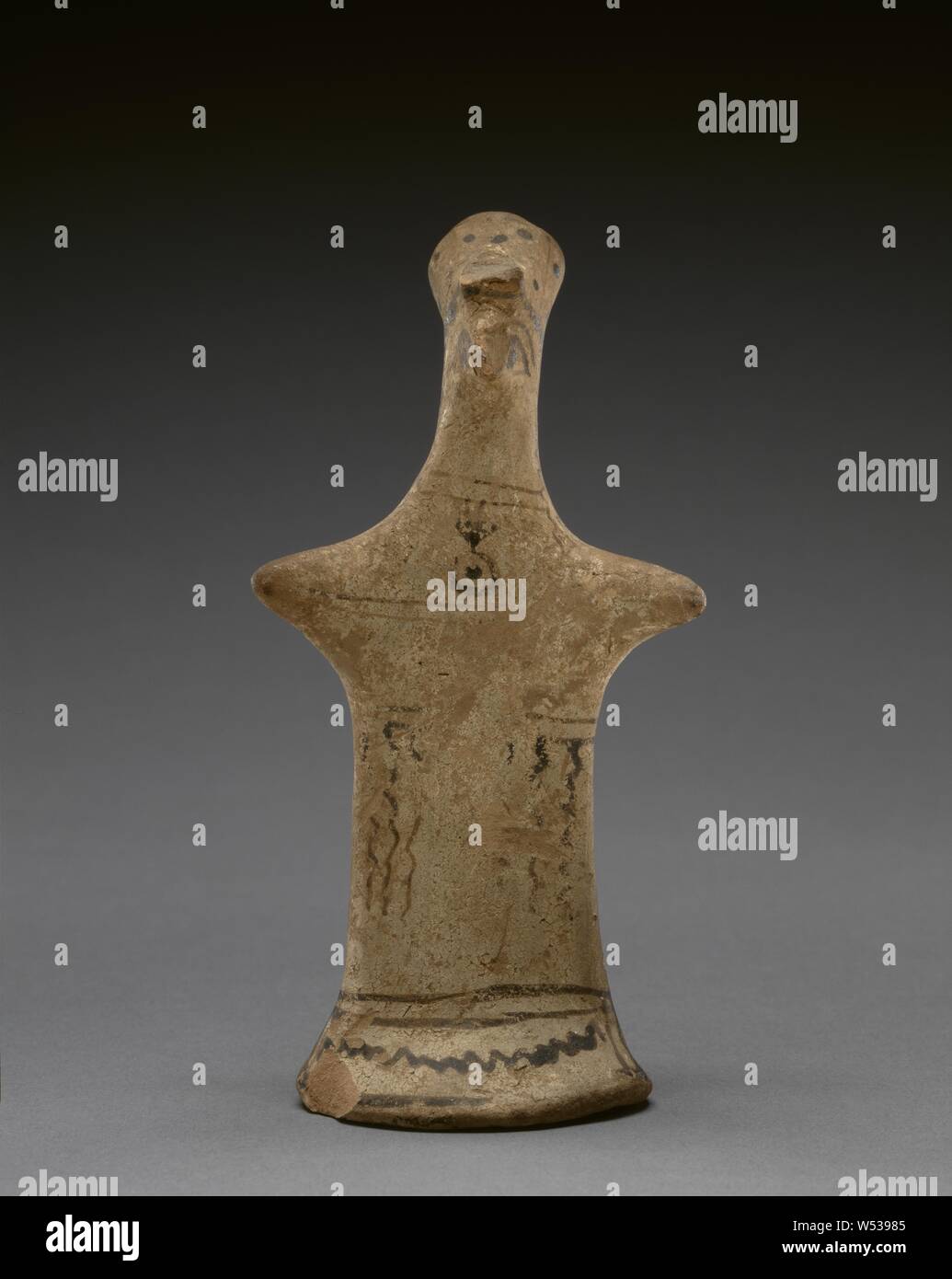 Statuette d'une figure féminine, peut-être une déesse, Inconnu, Béotie, en Grèce, 7e siècle avant J.-C., terre cuite, 14,7 × 7,3 cm (5 13/16 x 2 7/8 po Banque D'Images