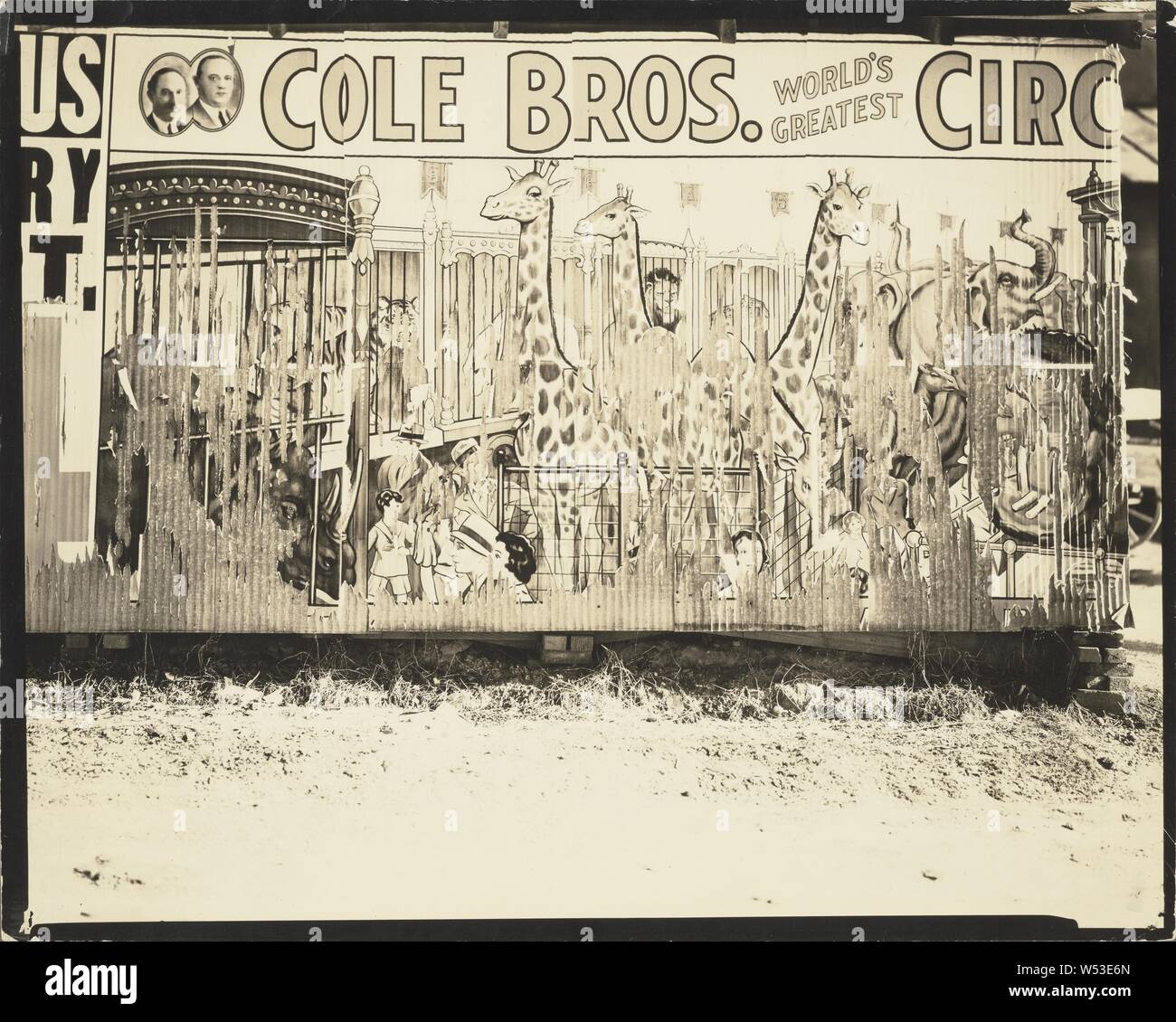 Cole Brothers Circus Poster, Walker Evans (américain, 1903 - 1975), États-Unis, 1936, Tirage argentique, 20,1 × 25 cm (7 15/16 x 9 13/16 in Banque D'Images