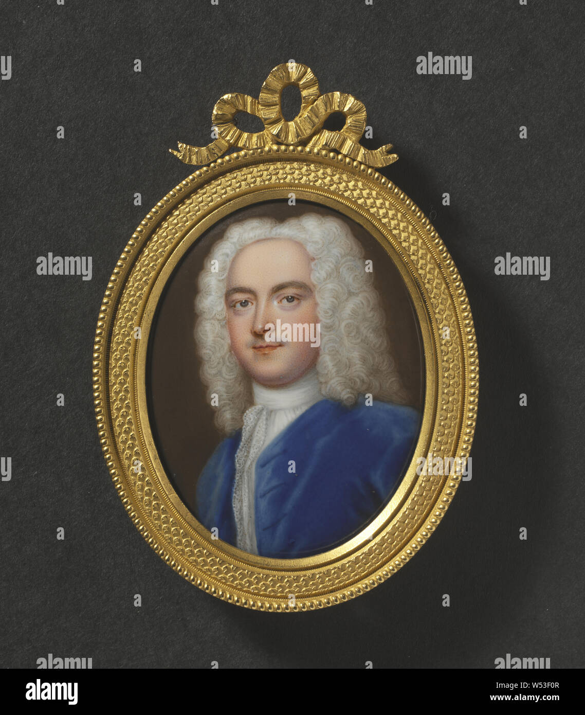 Christian Friedrich Zincke, Joseph Addison, auteur et philosophe Joseph Addison, peinture, 18e siècle, l'émail, cadre en bronze doré, hauteur, 10,2 cm (4 po), largeur, 8,4 cm (3,3 pouces) Banque D'Images