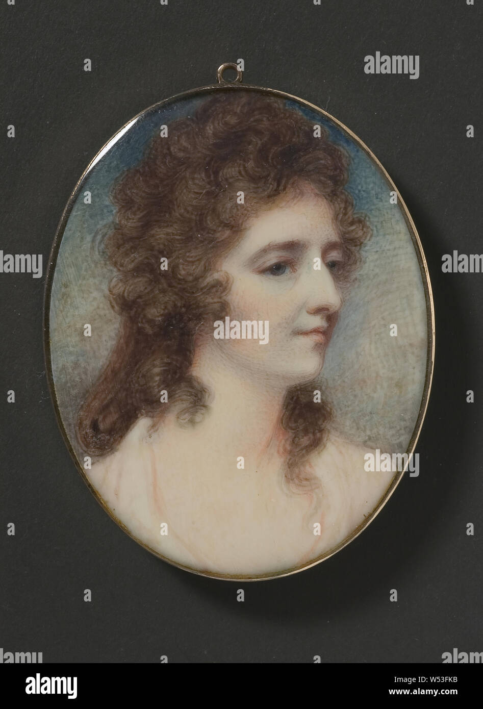Anne Mee, Lady Margaret Stuart, f. Stirling, peinture, Aquarelle sur ivoire, hauteur, 5,9 cm (2,3 po), largeur, 4,6 cm (1,8 pouces), initiales, AMS, glacé à l'arrière, un monogramme en métal jaune attaché à travailler cheveux Banque D'Images