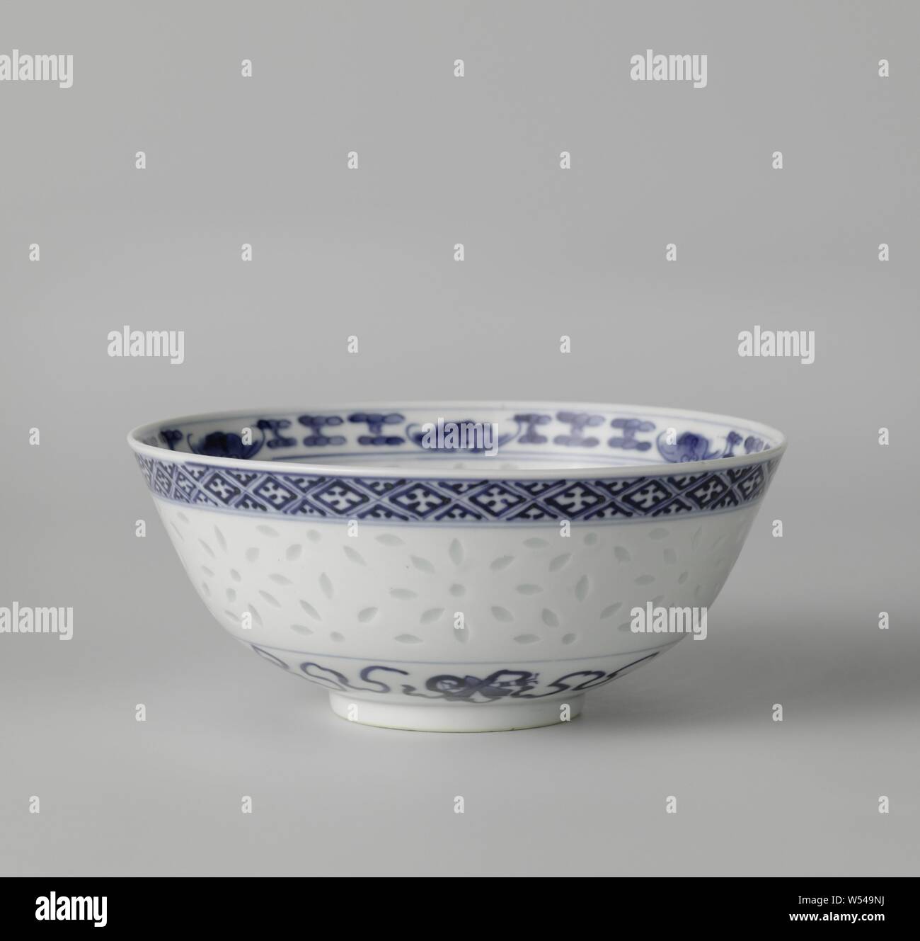 Assiette Porcelaine De Chine Grain De Riz Wanyu - Décor Dragon Début XXème - Bon état