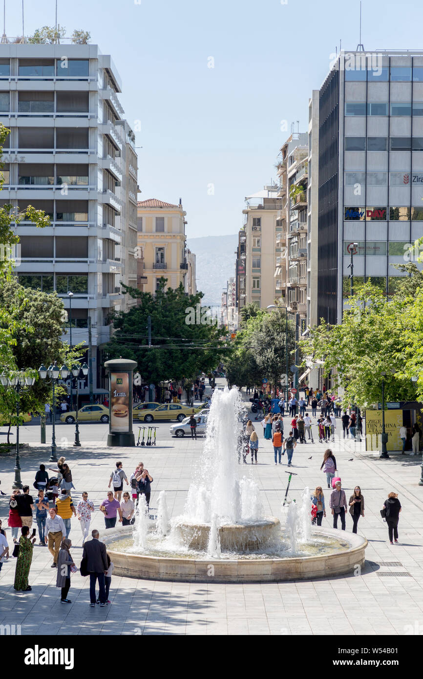 Athènes, Grèce - 29 avril 2019 : vue sur la place Syntagma à Athènes, Grèce. Banque D'Images