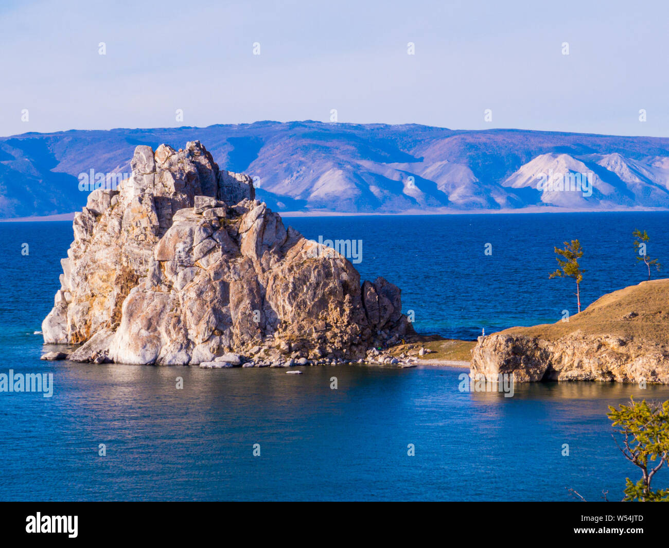 Rocher chamanka, Cap Cap Burkhan, l'île Olkhon, Lac Baikal, Sibérie, Russie Banque D'Images