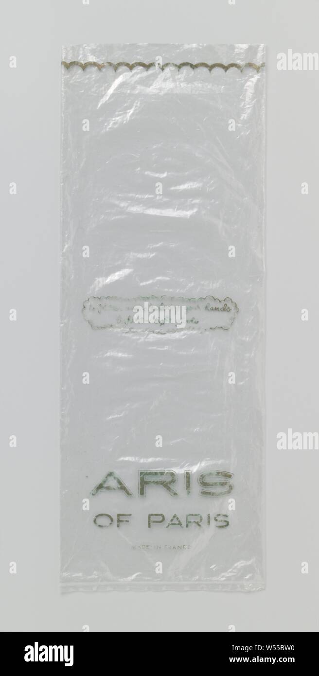 Aris l'emballage en plastique transparent, gant glove avec emballage vert, anonyme, France, ch. 1950 - c. 1970, in a general sense, l 34 cm × w 13 cm Banque D'Images