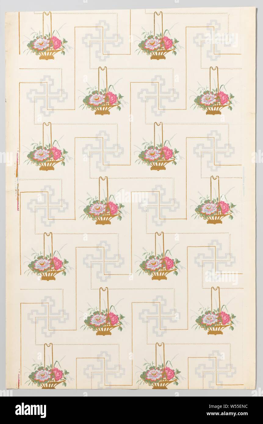 Papier peint papier avec un motif de Chinoiserie et paniers de fleurs Saint Andrew's Cross, papier-peint avec un motif de paniers de fleurs et une chinoiserie motif linéaire avec Saint Andrew's Cross en huit couleurs et d'or sur un fond blanc avec effet de moiré. Impression bloc avec un motif continu sur un stock emmêlée, fini avec un cylindre d'impression., Etablissement Desfossé et Karth, Paris, ch. 1900 - c. 1920, papier, bloc d'impression (impression en relief), h 80,0 cm × w 53,0 cm Banque D'Images