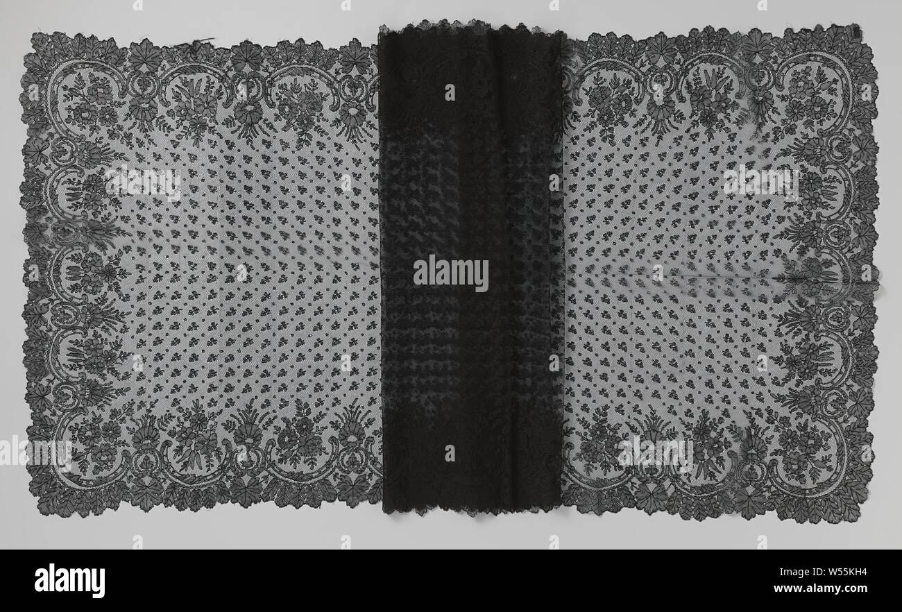 Foulard dentelle avec quelques brindilles, écharpe de dentelle noire :  Chantilly. Un long rectangle a une base mesh sur lequel est un symétrique à  quatre côtés, bien fermé Modèle de dessin de