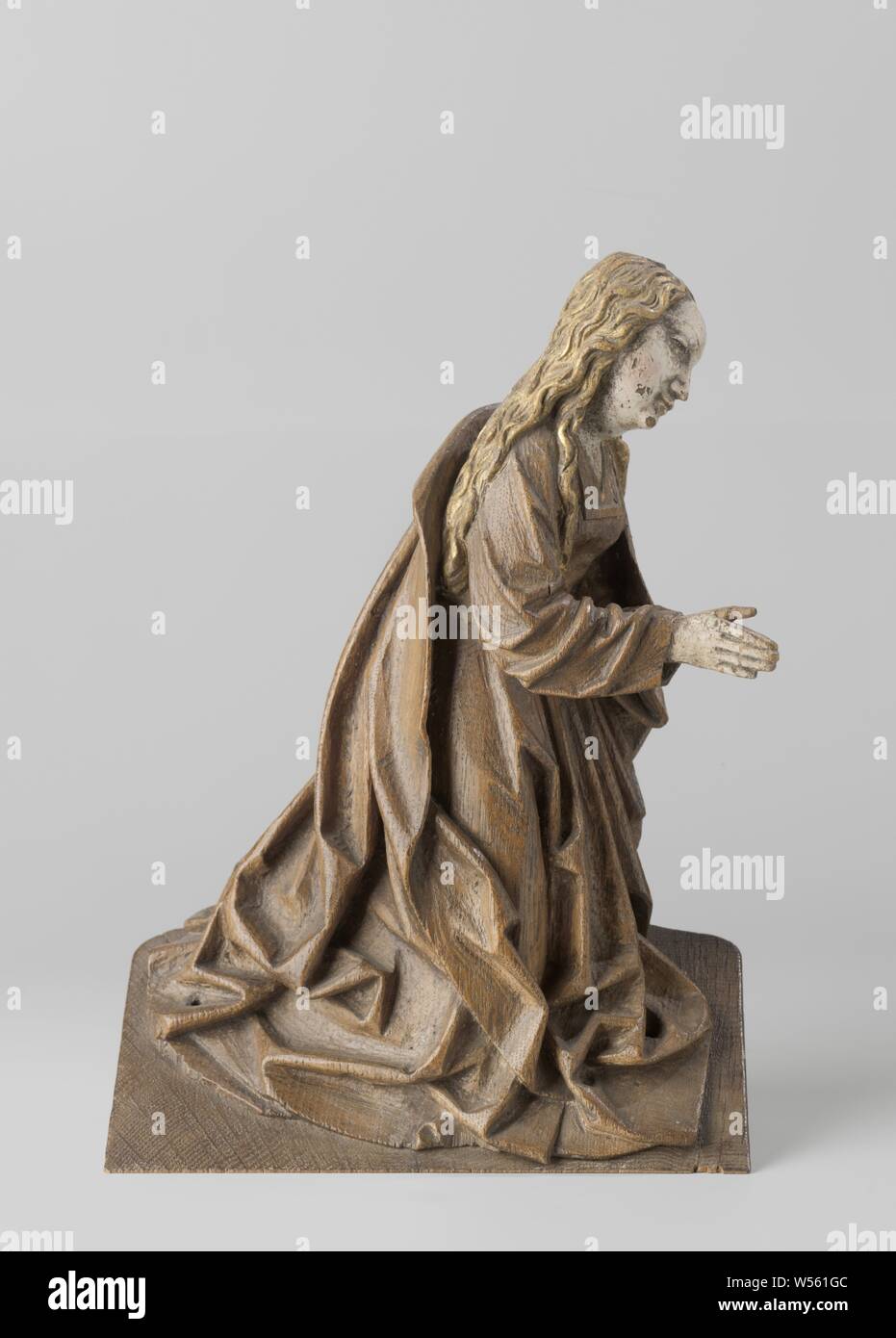 Marie, fragment d'une naissance de Christ, Zuid-Nederland, ch. 1515, chêne (bois), H 29 cm × w 20 cm × 9,5 cm d Banque D'Images