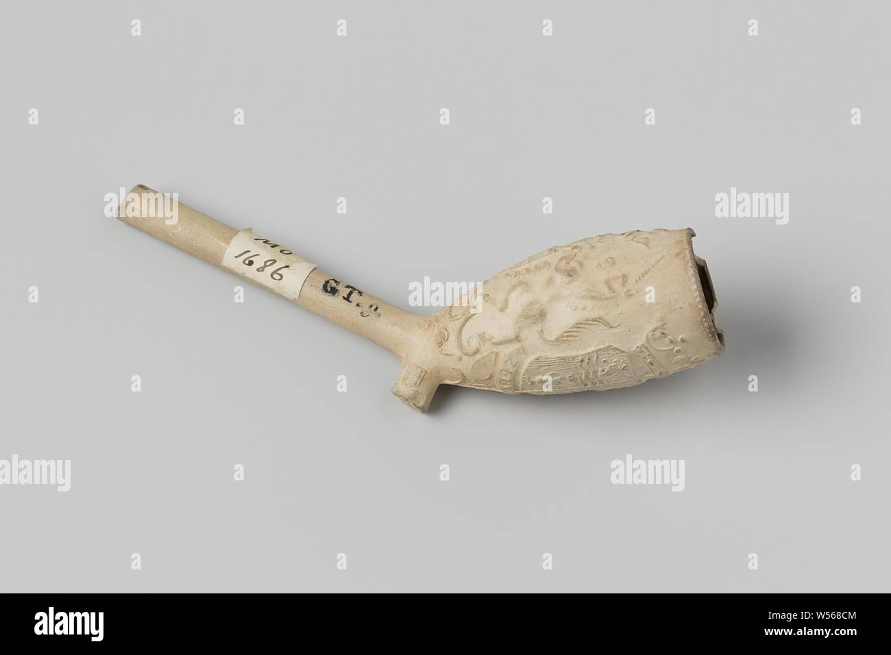 Pijpenkop, partie d'un tuyau de fumer avec les bras de Zélande., anonyme, c. 1400 - c. 1950, l'argile, du tuyau de 9,5 cm l 5,1 cm × w 2,5 cm Banque D'Images