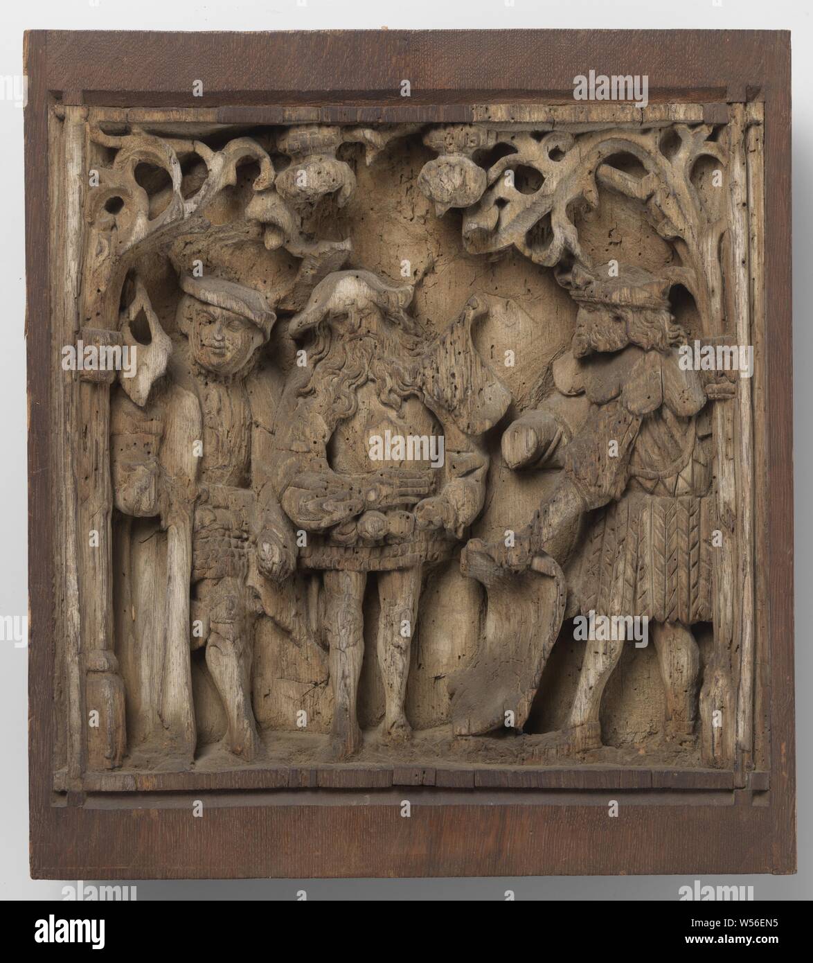 Trois héros, de secours dans une niche, bordé par colonets et ornée dans l'arche avec lofwork., Zuid-Nederland, 1500 - 1525, le buis, h 36,5 cm × w 33 cm × D 5 cm Banque D'Images