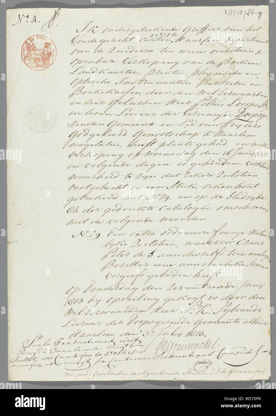 Déclaration de la vente de l'sailstone du Tsar Pierre le Grand à S. K. Sybrandi et traduction française, déclaration manuscrite avec red stamp, ed . : EMP. FRAN. 75 C.ES avec femme assise avec des attributs, timbre sec : ADM. L'ENR. ET DES DOM. avec femme assise avec des attributs, p.2 l'encre noire stamp illisible avec aigle couronné r.b. Fournir la traduction de r.b. le même soulagement stamp et un timbre rouge d'une femme debout avec des attributs : EMPIRE FRANCAIS 25 C. marqués, filigrane : aigle couronné avec bordure lettrage : TIMBRE IMPERIAAL (2x). Inscription : Traduction n° 182. Gesign. et Gedat Banque D'Images