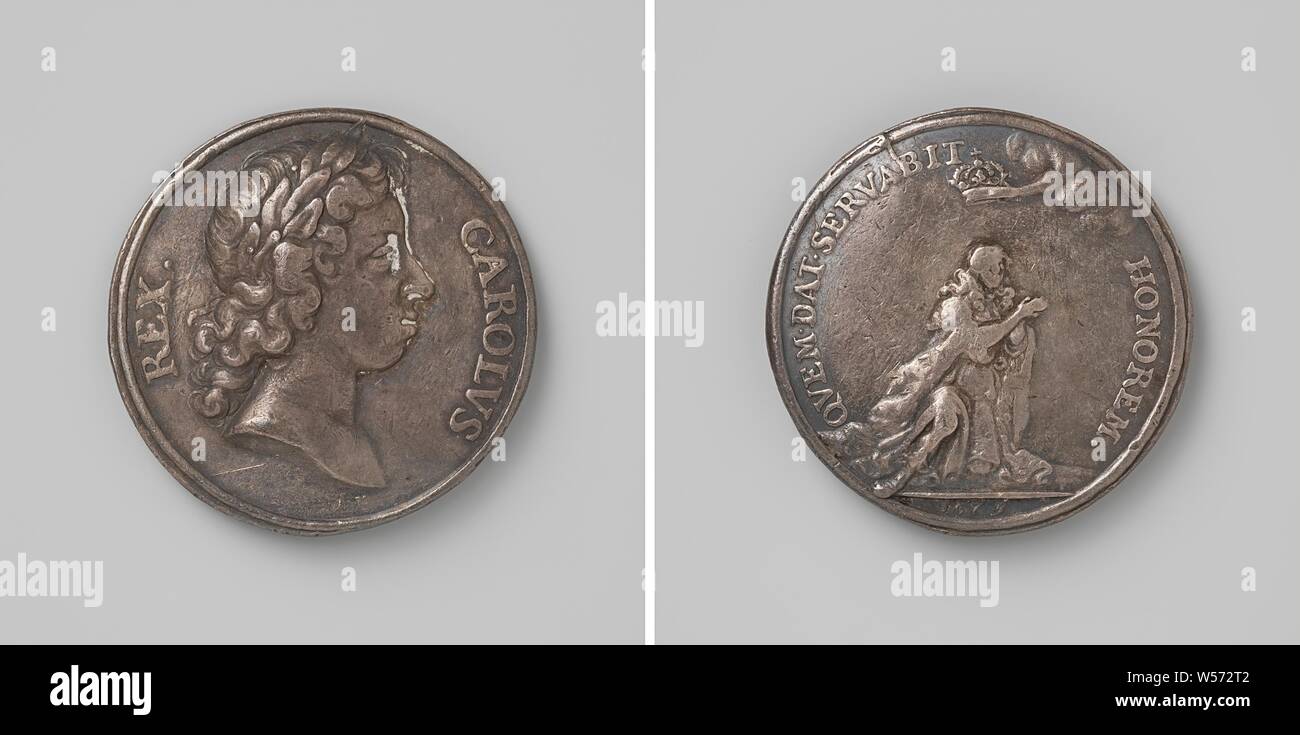 Couronnement de Charles XI, Roi de Suède, médaille d'argent. Avers : buste d'un jeune homme à la couronne de laurier à l'intérieur une inscription. Marche arrière : main de nuages met à genoux sur la tête la couronne du roi dans l'inscription, Charles XI (roi de Suède), Anton Meybusch, Stockholm, 1675, de l'argent (métal), frappant (métallurgie), d 3 cm × W 13,91 Banque D'Images