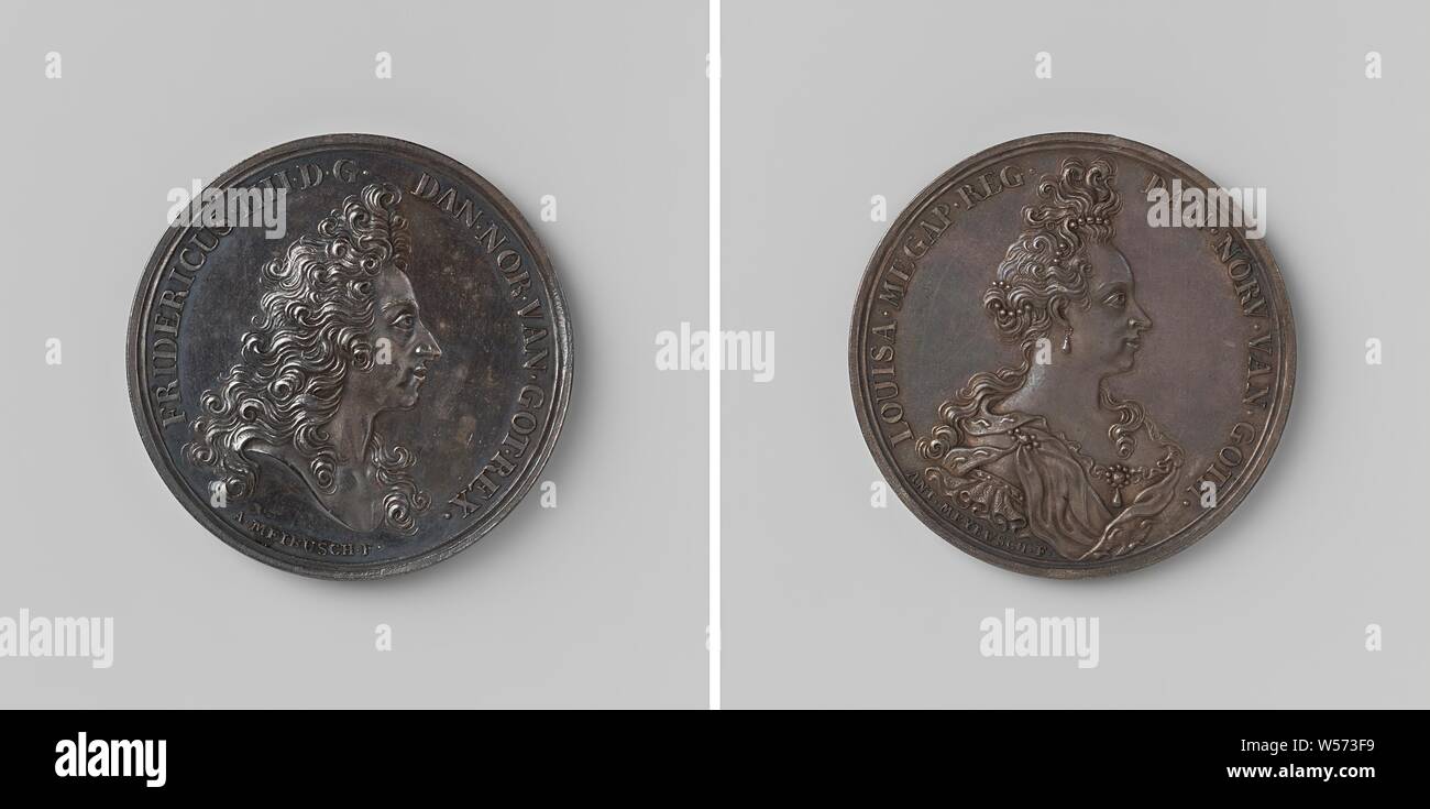 Frederick IV et Louisa, Roi et Reine de Danemark, médaille d'argent. A l'avant : le buste de l'homme à l'intérieur de l'intérieur. Inverse : buste d'une femme au sein d'un cercle, Frederik IV (roi du Danemark et de la Norvège), Louisa (la reine des Denemaken), Anton Meybusch, Copenhague (ville), 1699, de l'argent (métal), frappant (métallurgie), d 4,8 cm × W 57,79 Banque D'Images