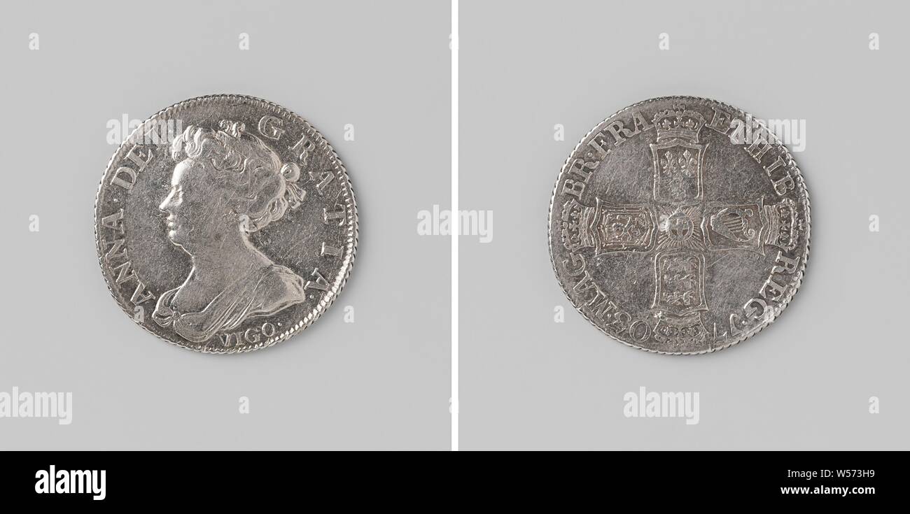 Anna, reine d'Angleterre, de l'argent battu shilling capturé dans la bataille navale de Vigo, avers : buste d'une femme dans une inscription. Inverse : autour de l'anglais star quatre couronnés d'armoiries dans un cercle de Vigo, Galice, Anna Stuart (Reine d'Angleterre et l'Ecosse), anonyme, 1703, l'Angleterre, de l'argent (métal), frappant (métallurgie), d 2,5 cm × W 5,87 Banque D'Images