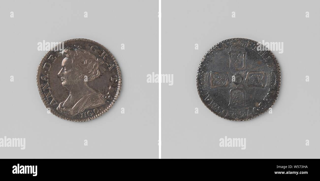 Coin d'un demi-shilling de Anna, reine d'Angleterre, coin monnayées de l'argent saisis dans la bataille navale de Vigo, avers : buste d'une femme dans un cercle. Inverse : autour de l'anglais star quatre couronnés d'armoiries dans un cercle de Vigo, Galice, Anna Stuart (Reine d'Angleterre et l'Ecosse), anonyme, 1703, l'Angleterre, de l'argent (métal), frappant (métallurgie), d 2,1 cm × W 31 Banque D'Images