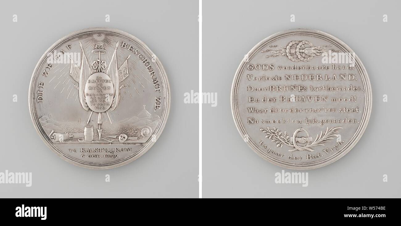 Le débarquement des Britanniques et russes à Callantsoog et bataille de Castricum, médaille d'argent. Avers : trophée d'armes, couronné par la liberté hat avec couronne de chêne, éclairé par œil qui voit tout, masque, fumeurs torche, poignard, bouées, morceau de papier, de la poudre à canon et allongé sur le sol, en arrière-plan navire sur mer et paysage de dunes avec phares au sein d'un cercle, : à-jour. Inverse : éclairs entre deux couronnes au-dessus de l'inscription, la serpentine avec deux mains jointes et traversé le chêne et des branches de palmier, l'inscription ci-dessous., Callantsoog, Castricum, Guillaume-Marie-Anne Brune, Johan George Holtzhey Banque D'Images Le débarquement des Britanniques et russes à Callantsoog et bataille de Castricum, médaille d'argent. Avers : trophée d'armes, couronné par la liberté hat avec couronne de chêne, éclairé par œil qui voit tout, masque, fumeurs torche, poignard, bouées, morceau de papier, de la poudre à canon et allongé sur le sol, en arrière-plan navire sur mer et paysage de dunes avec phares au sein d'un cercle, : à-jour. Inverse : éclairs entre deux couronnes au-dessus de l'inscription, la serpentine avec deux mains jointes et traversé le chêne et des branches de palmier, l'inscription ci-dessous., Callantsoog, Castricum, Guillaume-Marie-Anne Brune, Johan George Holtzhey Banque D'Images