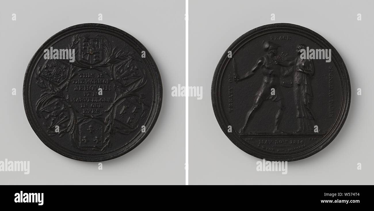La première de Paris la paix entre la France et les alliés, l'étain Médaille. A l'avant : inscription à l'intérieur de la frontière de six couches d'armes entourée de palmiers et d'agences. Inverse : La paix est titulaire d'olive branch vers Mars avec bouclier et épée à la main à l'intérieur une inscription, coupés : inscription, Paris, Monogrammist DES (peut-être), Londres, 1815, l'étain (métal), frappant (métallurgie), d 5,5 cm × W 66,41 Banque D'Images