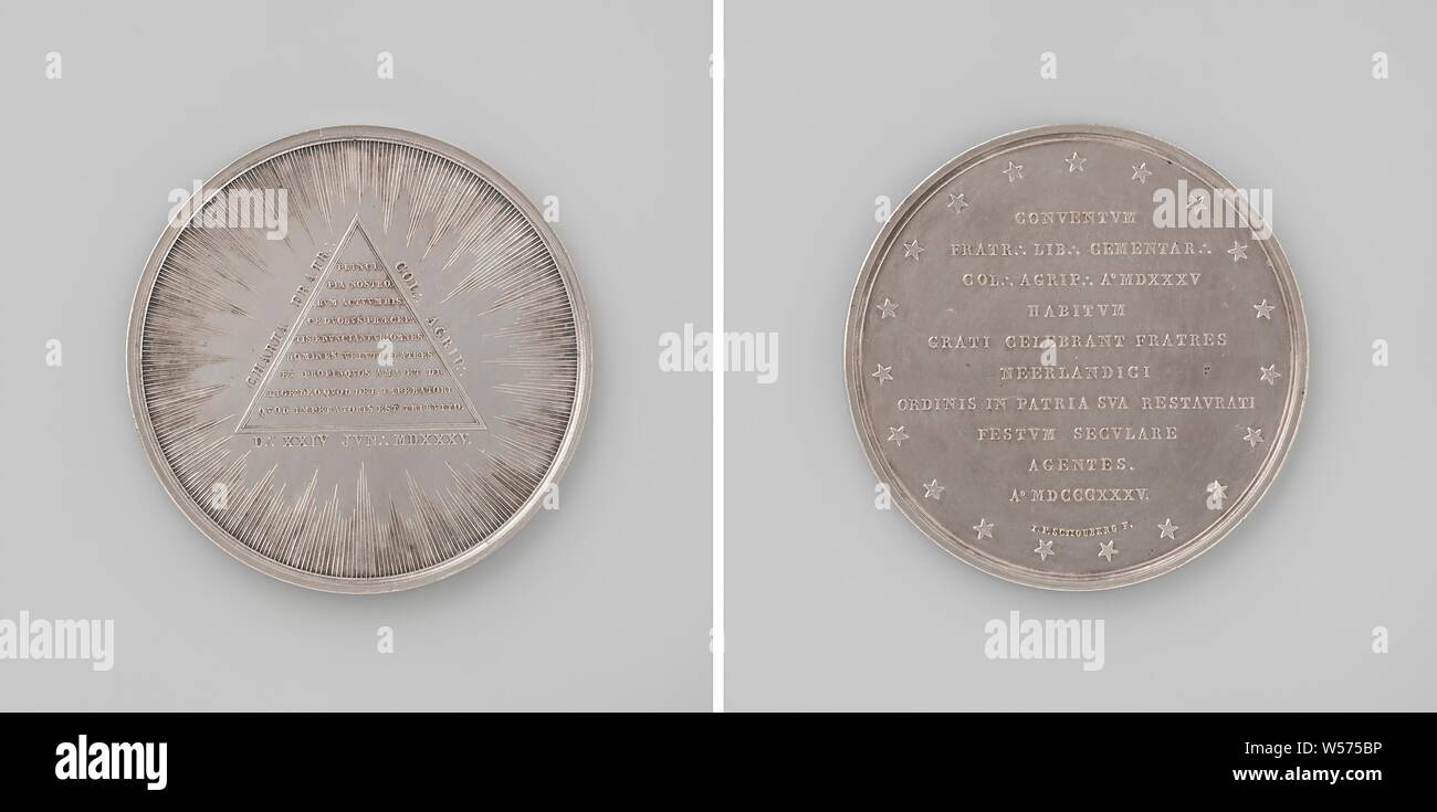 Trois cents ans de la soi-disant Charte de Cologne et la commémoration de la fondation de la "Loge de la paix" à La Haye, il y a cent ans, célébré par la Loge maçonnique "La Bien Aimee' médaille. A l'avant : inscription dans un triangle équilatéral au sein d'une inscription et d'un halo. Inverse : inscription dans astérisque., La Haye, Amsterdam, Johannes Petrus Schouberg, Utrecht, 1835, de l'argent (métal), frappant (métallurgie), d 5,2 cm × W 43,99 Banque D'Images