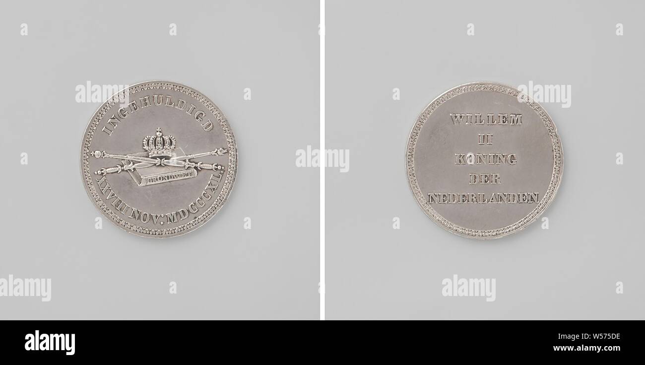 Inauguration de Guillaume II, Roi des Pays-Bas à Amsterdam, médaille d'argent. Avers : couronne, couché sur traversé le sceptre et le personnel, et sur le livre avec l'inscription "Constitution" dans une inscription. Inverse : inscription, Amsterdam, Willem II (Roi des Pays-Bas), anonyme, Pays-Bas, 1840, de l'argent (métal), frappant (métallurgie), d 2,3 cm × W 3,48 Banque D'Images