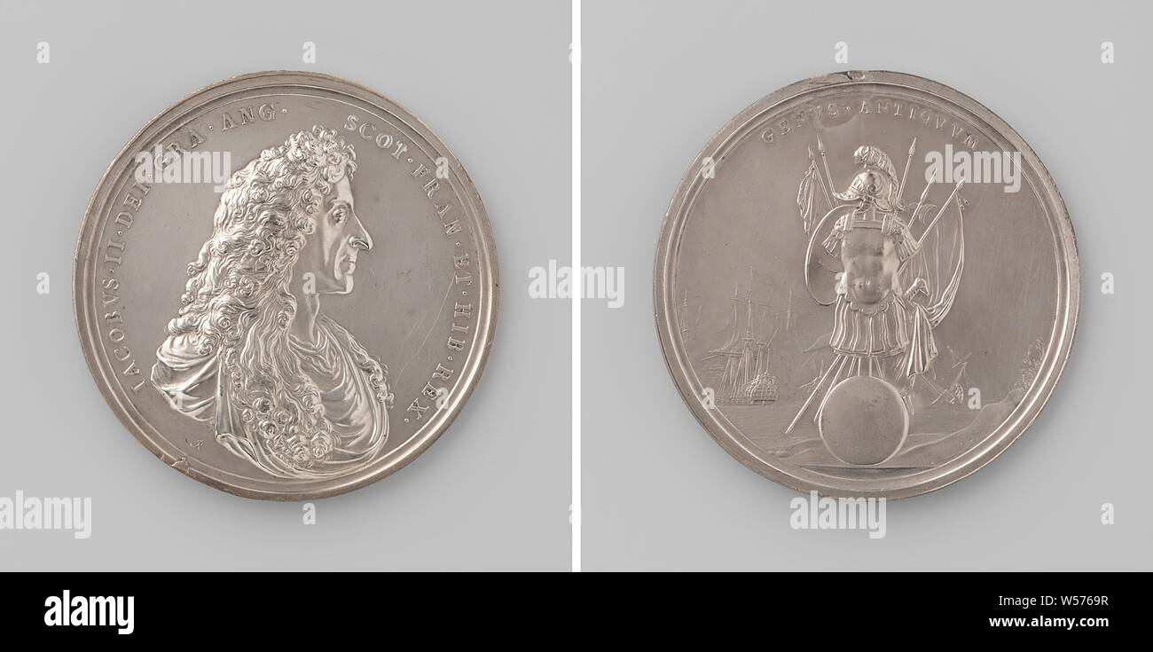 Jacques II, roi d'Angleterre, médaille d'argent. A l'avant : le buste de l'homme à l'intérieur de l'intérieur. Inverse : la victoire sur plage avec bataille navale à l'intérieur, James II (Roi d'Angleterre et l'Ecosse), Jean Roettiers, Londres, 1665 - 1685, de l'argent (métal), frappant (métallurgie), d 6,4 cm × W 93,38 Banque D'Images