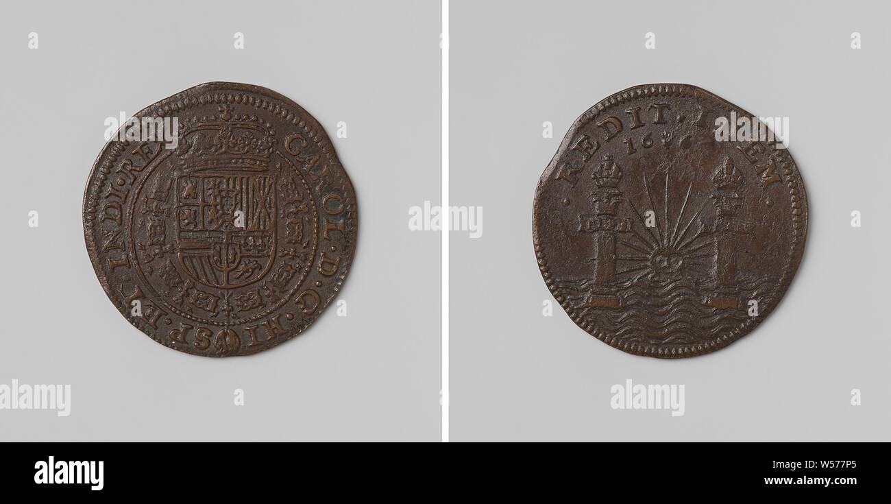 Charles II, roi d'Espagne, la médaille de cuivre. Avers : blason couronné, suspendu à l'ordre de la Toison d'intérieur de la circonférence. Inverse : les colonnes d'Hercule couronnées, enveloppe avec fanions et inscriptions, entre colonnes : soleil levant dans un cercle, Charles II (Roi d'Espagne), anonyme, Anvers, 1666, cuivre (métal), frappant (métallurgie), d 3,2 cm × w 6.32 Banque D'Images
