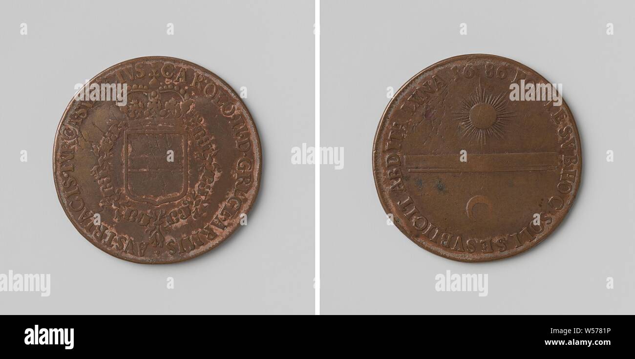La victoire sur les Turcs, comptés par jeton Charles II, roi d'Espagne, la médaille de cuivre. Avers : blason couronné, suspendu à l'ordre de la Toison d'intérieur de la circonférence. Par : marche arrière en deux barres horizontales, de surface ci-dessus : soleil clair, ci-dessous : crescent dans un cercle, Charles II (roi d'Espagne), anonyme, 1686, cuivre (métal), frappant (métallurgie), d 2,8 cm × W 8,56 Banque D'Images