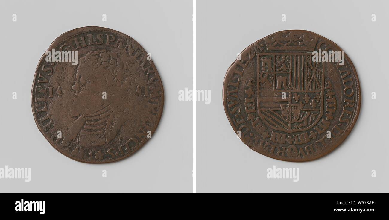 Philippe II, roi d'Espagne, comptant médaille de l'office du Roi, médaille de cuivre. Avers : buste de l'homme entre dans le champ d'années. Inverse : blason couronné, suspendu à l'ordre de la Toison d'au sein de l'inscription, Philippe II (Roi d'Espagne), anonyme, 1551, cuivre (métal), frappant (métallurgie), d 2,9 cm × W 4,38 Banque D'Images