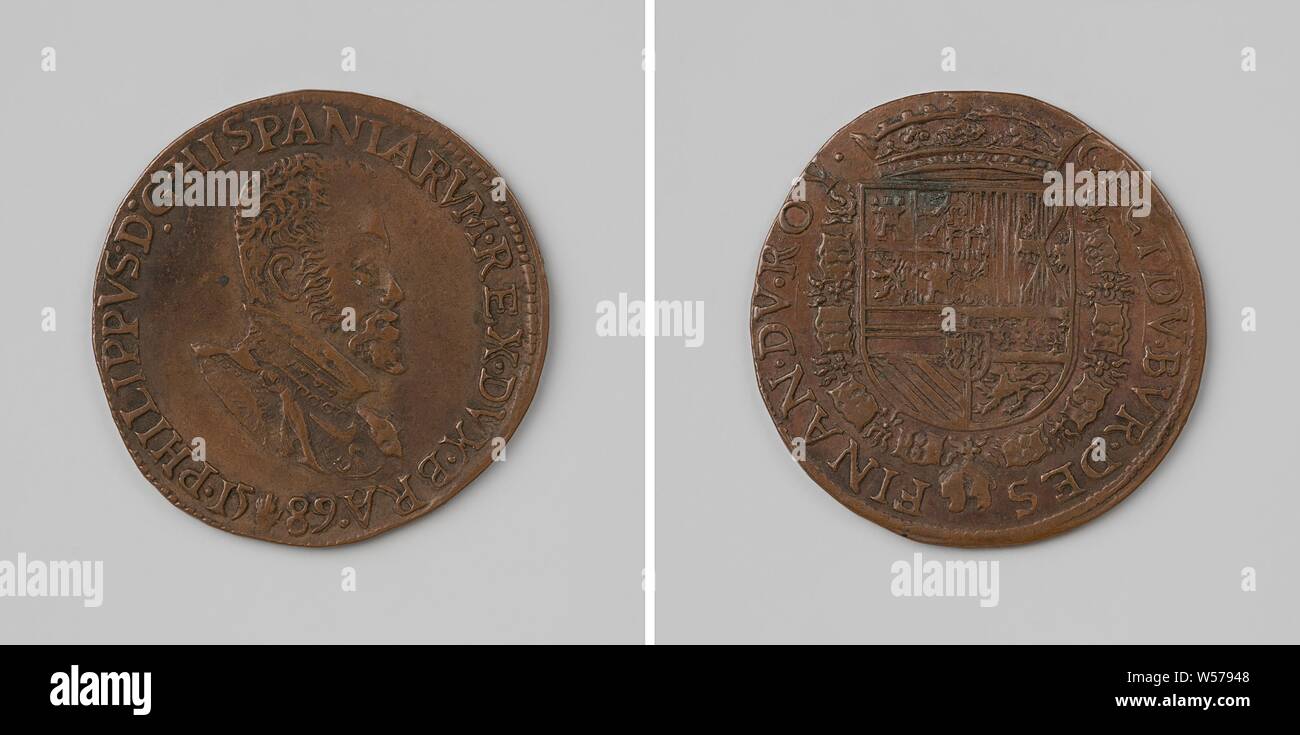 Philippe II, roi d'Espagne, calcul de la médaille du Conseil Supérieur des Finances, médaille de cuivre. A l'avant : le buste de l'homme à l'intérieur de l'intérieur. Inverse : blason couronné, suspendu à l'ordre de la Toison d'intérieur un enveloppement, Philippe II (Roi d'Espagne), Conseil des Finances, anonyme, Anvers, 1589, cuivre (métal), frappant (métallurgie), d 2,9 cm × W 4,88 Banque D'Images