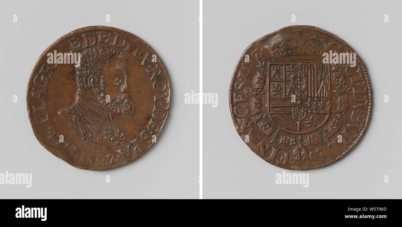 Philippe II, roi d'Espagne, calcul de la médaille du Conseil Supérieur des Finances, médaille de cuivre. A l'avant : le buste de l'homme à l'intérieur de l'intérieur. Inverse : blason couronné, suspendu à l'ordre de la Toison d'intérieur un enveloppement, Philippe II (Roi d'Espagne), Conseil des Finances, anonyme, Anvers, 1592, cuivre (métal), frappant (métallurgie), d 2,9 cm × W 4,83 Banque D'Images