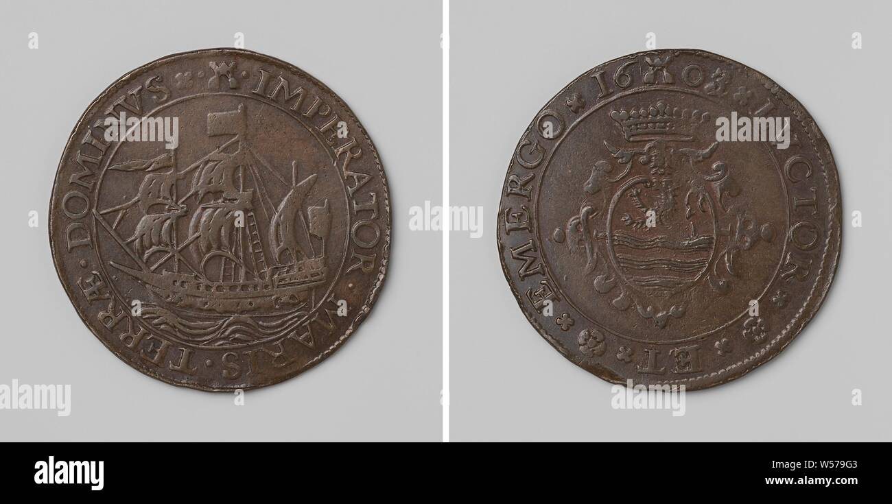 Floraison de la navigation maritime, médaille de cuivre. A l'avant : trois-mâts en mer avec un design circulaire. Inverse : blason couronné dans un cartouche à l'intérieur une inscription, Zélande, Staten van Zeeland, anonyme, Middelburg, 1603, cuivre (métal), frappant (métallurgie), d 3,1 cm × W 5,96 Banque D'Images