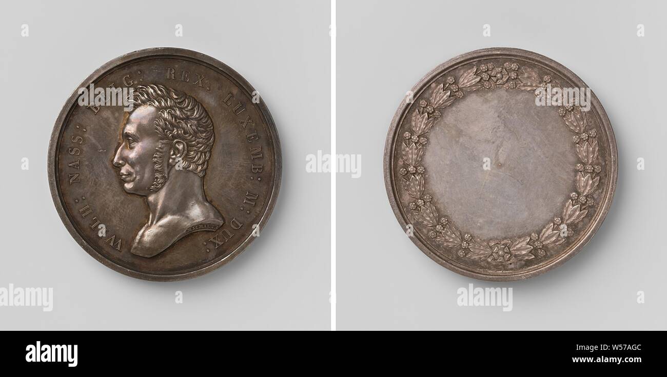 Willem I, Roi des Pays-Bas, médaille de la deuxième dimension, médaille d'argent. A l'avant : le buste de l'homme à l'intérieur de l'intérieur. Inverse : champ vide dans myrtekrans, Frederik Willem I (Roi des Pays-Bas), Auguste François Michaut, Bruxelles, 1819, de l'argent (métal), frappant (métallurgie), d 5 cm × W 79,76 Banque D'Images