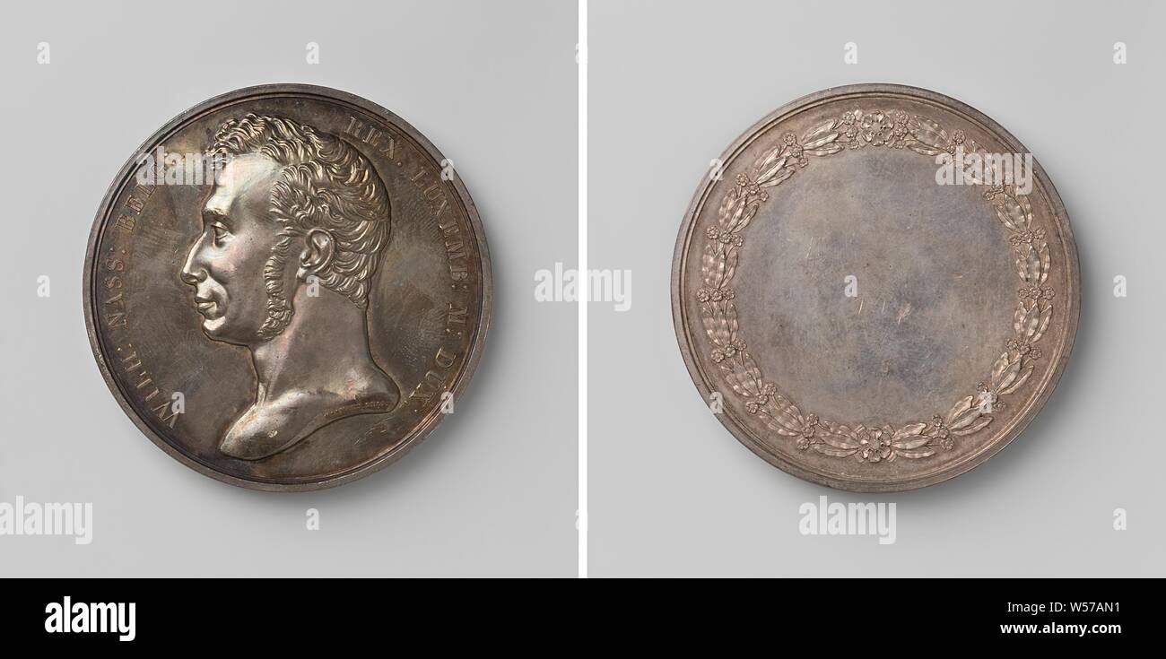 William I, Roi des Pays-Bas, médaille de la première taille, médaille d'argent. A l'avant : le buste de l'homme à l'intérieur de l'intérieur. Inverse : champ vide dans myrtekrans, Frederik Willem I (Roi des Pays-Bas), Auguste François Michaut, Bruxelles, 1819, de l'argent (métal), frappant (métallurgie), d 6,7 cm × w 219,71 Banque D'Images