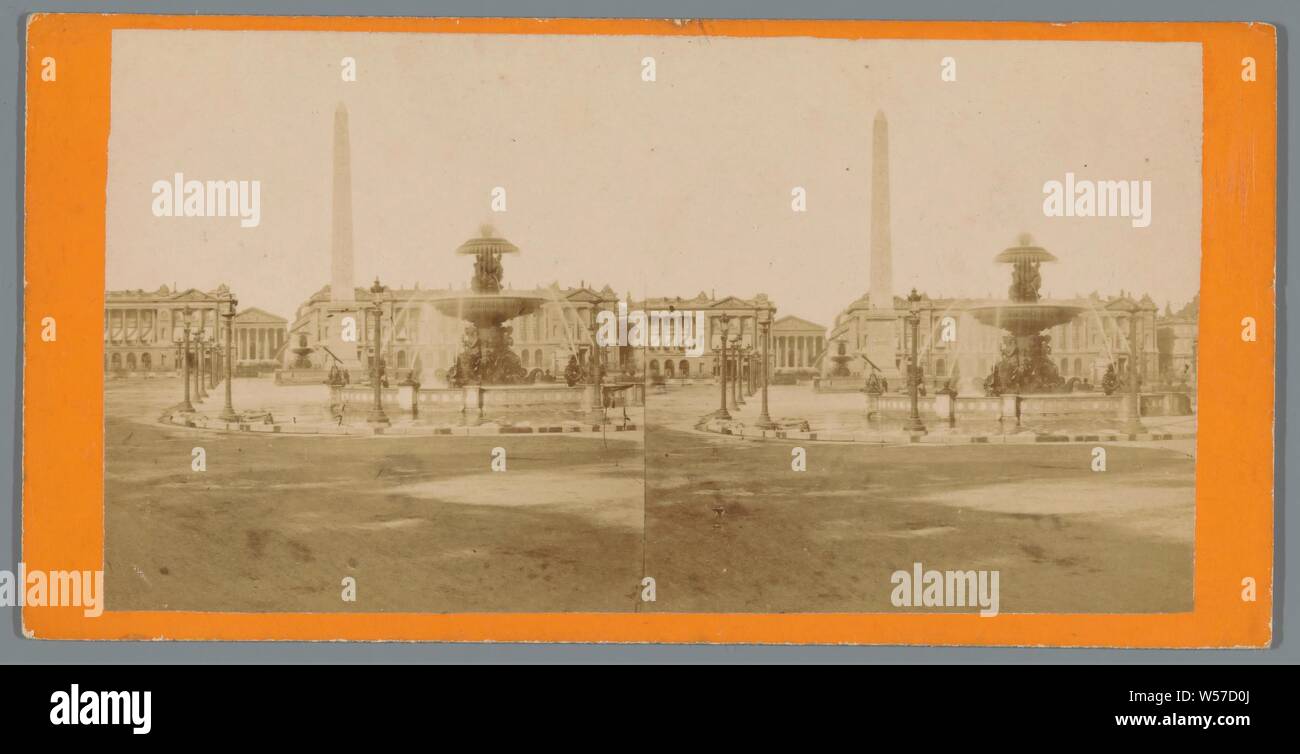 Vue sur la Place de la Concorde à Paris avec une fontaine et l'obélisque de Louxor, place, place, cirque, etc, monument, statue, fontaine ornementale, Place de la Concorde, anonyme, La Haye, ch. 1850 - c. 1880, du papier photographique, carton, à l'albumine, h 85 mm × W 172 mm Banque D'Images
