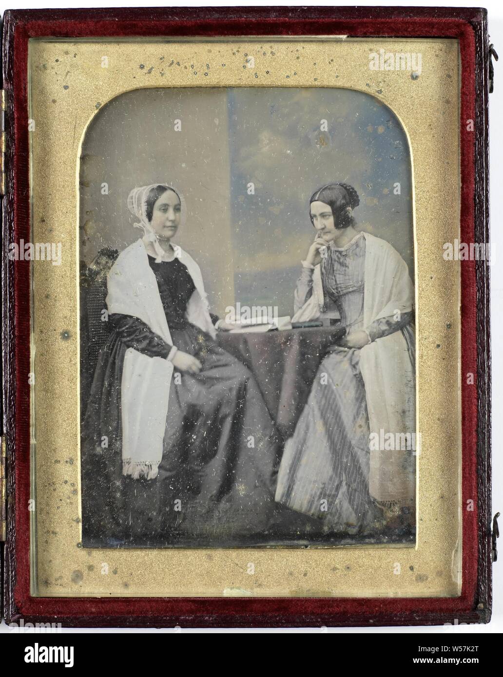 Deux femmes inconnues Banque de photographies et d’images à haute ...
