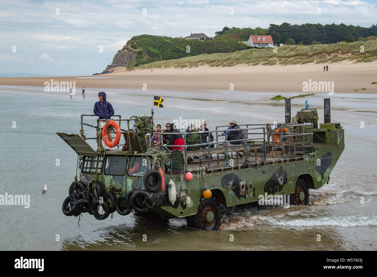 Les engins de débarquement d'aider à transférer les passagers à l'île de Caldey pour bateau, l'île de Caldey Tenby, Pembrokeshire, Pays de Galles Banque D'Images