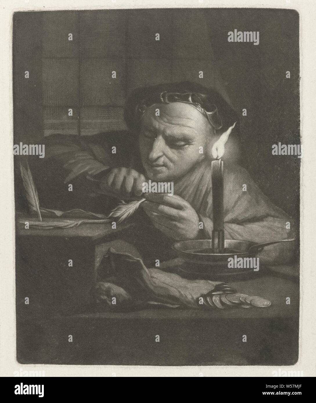 Le stylo cutter, un homme coupe un stylo à la bougie sur sa table, sur laquelle sont deux sacs d'argent et un morceau de papier. Il porte une robe de chambre et d'un béret., Nicolaas Verkolje, Delft, 1683 - 1746, papier, h 154 mm × W 122 mm Banque D'Images