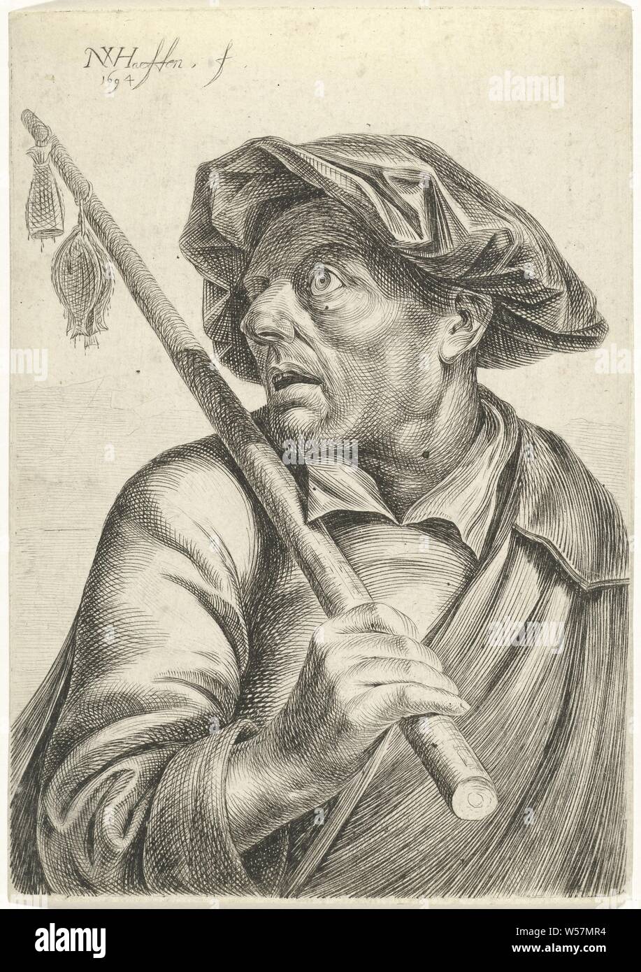 Pêcheur, homme, mi-longueur avec un bâton sur son épaule, sur laquelle deux poissons pendre, agriculteurs, Nicolaes van Haeften (mentionné sur l'objet), Paris, 1694, papier, gravure, h 174 mm × W 123 mm Banque D'Images