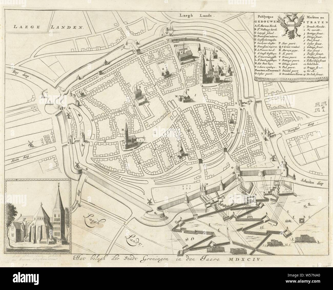 Carte de la ville de Groningen, pendant le siège de 1594 Le siège de la ville de Groningue, dans le jaere MDXCIV (titre sur l'objet), bird's eye view de Groningue lors du siège par l'armée de l'État en vertu de Maurits en 1594. Au fond des tranchées et remparts de l'armée du prince. En bas à gauche d'une image de l'église Saint Walburg, en haut à droite le blason de la ville et la légende A-Z et 1-15 en néerlandais, des cartes de villes, de siège, de la guerre de position, l'écusson (comme le symbole de l'état, etc.), Groningen, Jan Luyken, Amsterdam, 1681, papier, gravure, h 274 mm × W 351 mm Banque D'Images