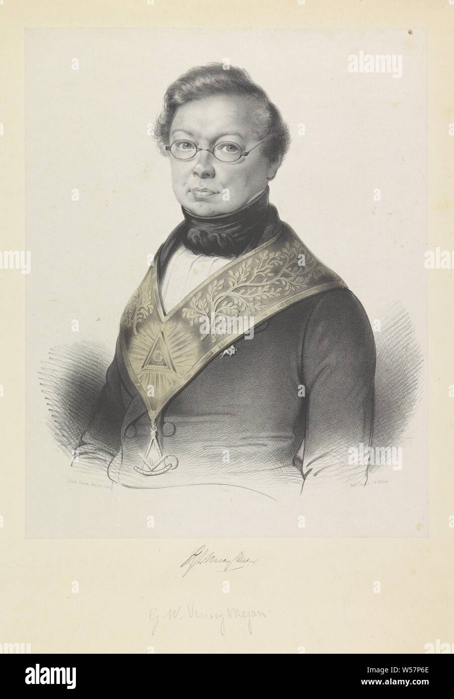 Portrait de Gerardus Wouter Verweij Mejan, la personne représentée est vêtu d'un costume franc-maçon avec un cintre avec la boussole et un carré. Il porte aussi des lunettes et un chevalier sur sa poitrine. Sous le portrait sont la signature, les personnes historiques ((full) buste portrait), d'objets rituels et de rituels, la Franc-maçonnerie, Isaac Cornelis Elink Sterk (mentionné sur l'objet), La Haye, 1830 - 1850, papier, h 485 mm × W 340 mm Banque D'Images