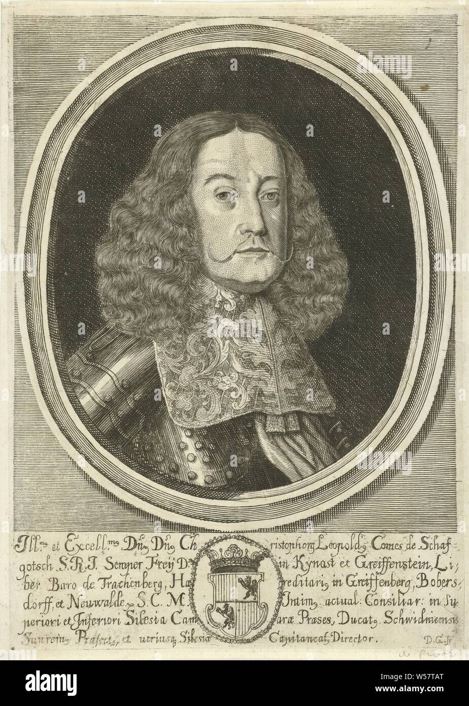 Portrait de Christopher Léopold, comte de Schaffgotsch, comte de  Schaffgotsch. Il porte un harnais et un collier richement décorées. Le  portrait est situé dans un cadre ovale. Dans la marge sont un