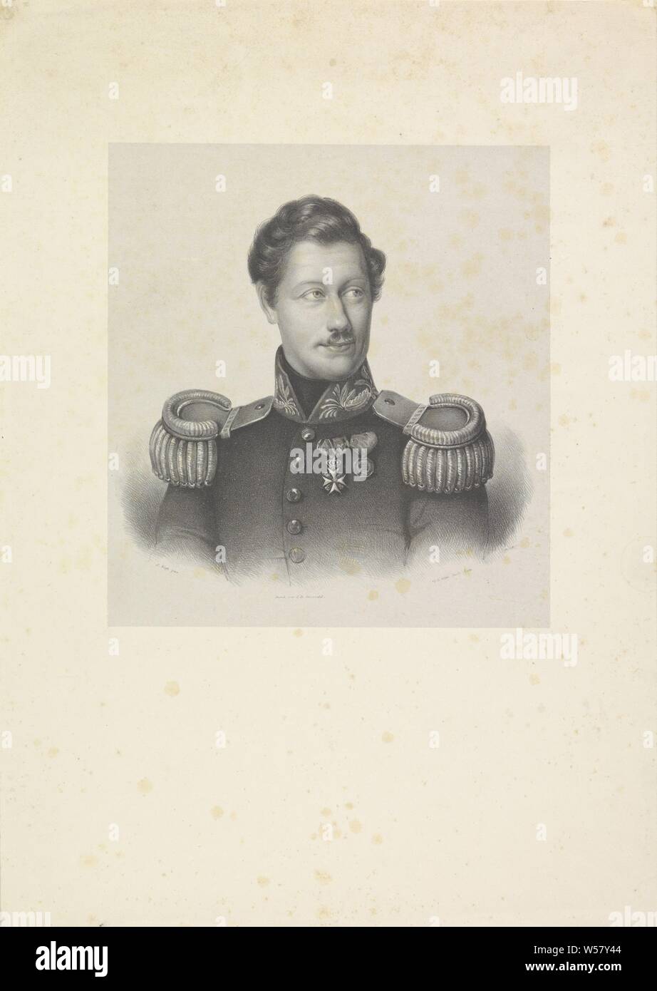 Portrait de W. A. Roest, la personne représentée est vêtu d'un uniforme militaire avec épaulettes et chevalerie sur la poitrine. Il regarde vers la droite., chef-d'engrenage : cap, Isaac Cornelis Elink Sterk (mentionné sur l'objet), La Haye, 1818 - 1871, papier, h 475 mm × W 337 mm Banque D'Images
